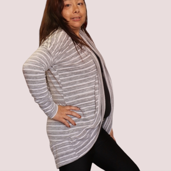 🎊3 FOR $10  ARDENE WOMENS L/G WHITE & GREY STRIPED CARDIGAN - Picture 2 of 5